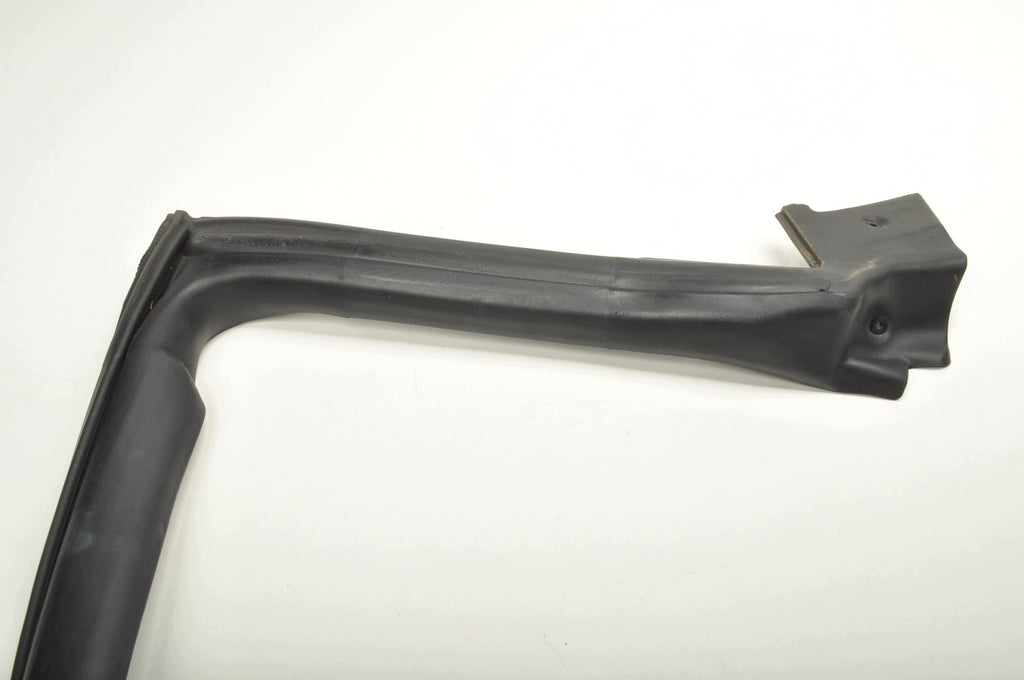 TOYOTA YARIS IV GR DOOR SEAL LEFT 581B-X02
