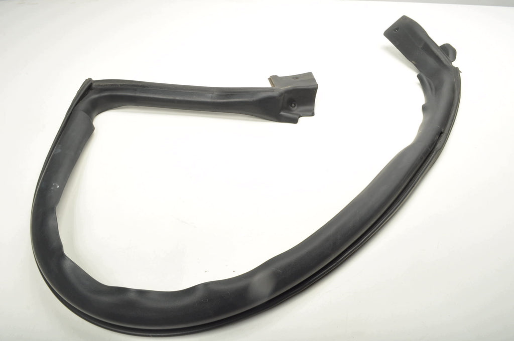TOYOTA YARIS IV GR DOOR SEAL LEFT 581B-X02