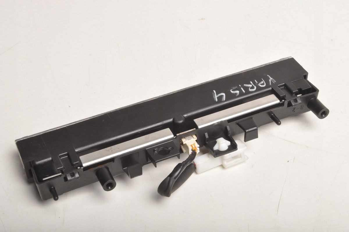 TOYOTA YARIS IV LIGHT STOP LAMP