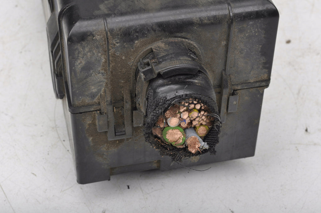 TRANSIT CUSTOM 2.2 TDCi FUSE BOX BK2T-14A175-CA