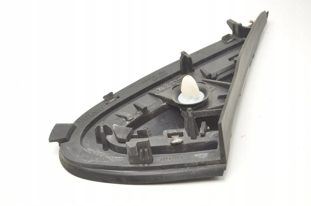 TRIANGLE FENDER GUARD RIGHT VOLVO V40 31349230