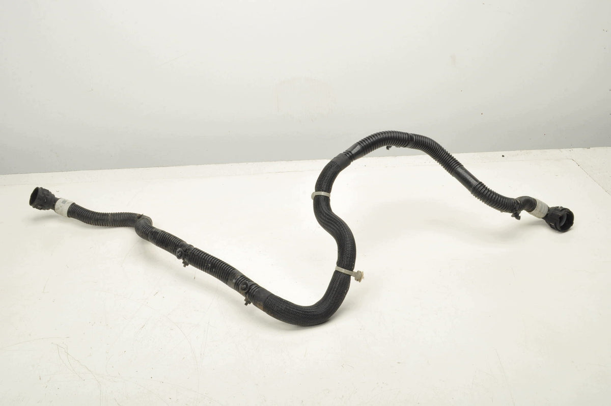 Tesla MODEL 3 PIPE WATER CABLE 1077595-00-E