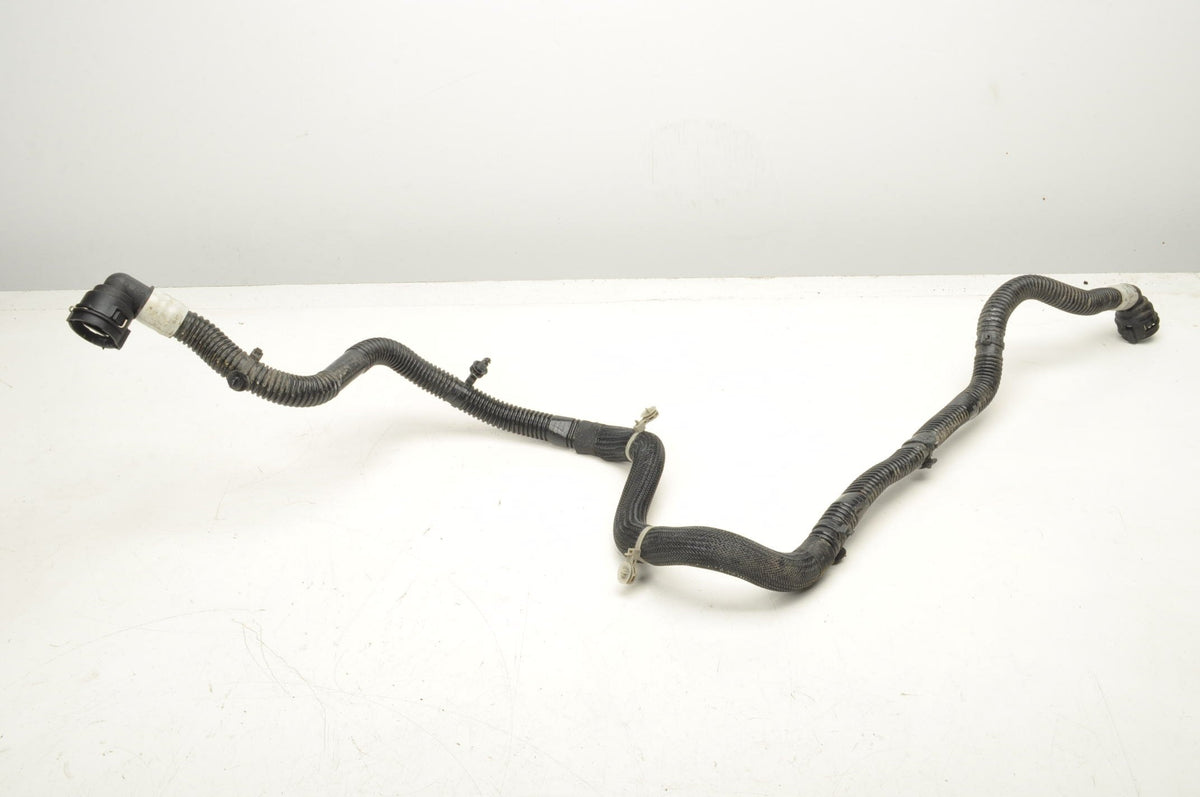 Tesla MODEL 3 PIPE WATER CABLE 1077595-00-E