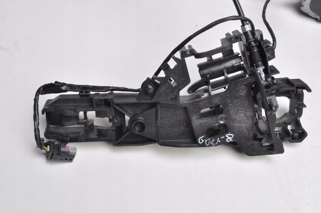VOLKSWAGEN GOLF VIII DOOR LOCK LEFT FRONT 5TC837015D