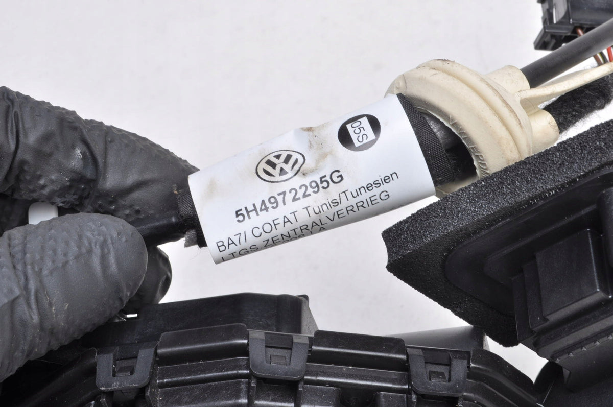 VOLKSWAGEN GOLF VIII DOOR LOCK LEFT FRONT 5TC837015D