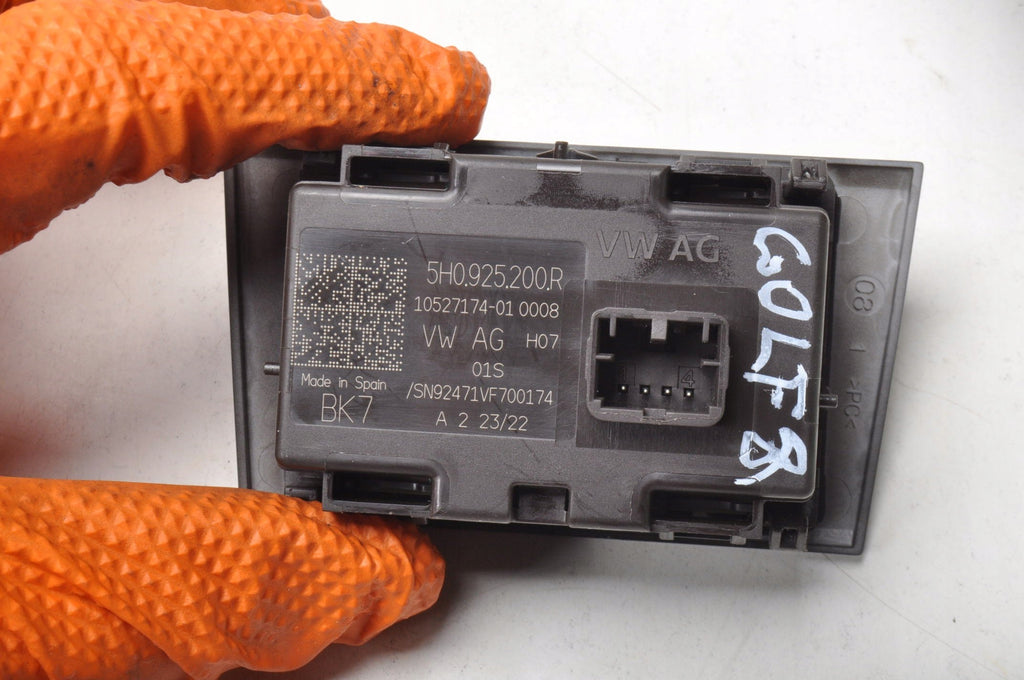 VOLKSWAGEN GOLF VIII SWITCH PANEL 5H0925200R
