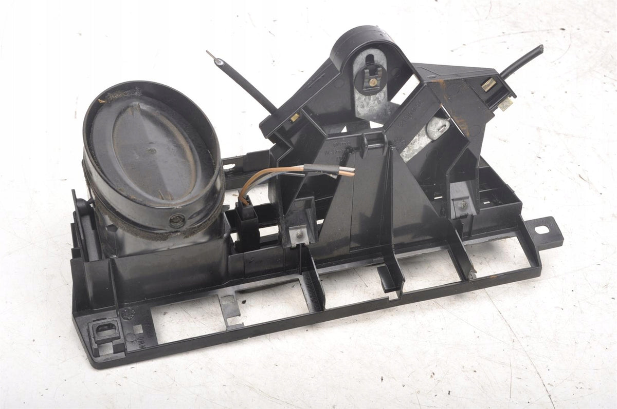 VOLKSWAGEN PASSAT B2 AIR SUPPLY PANEL 1986