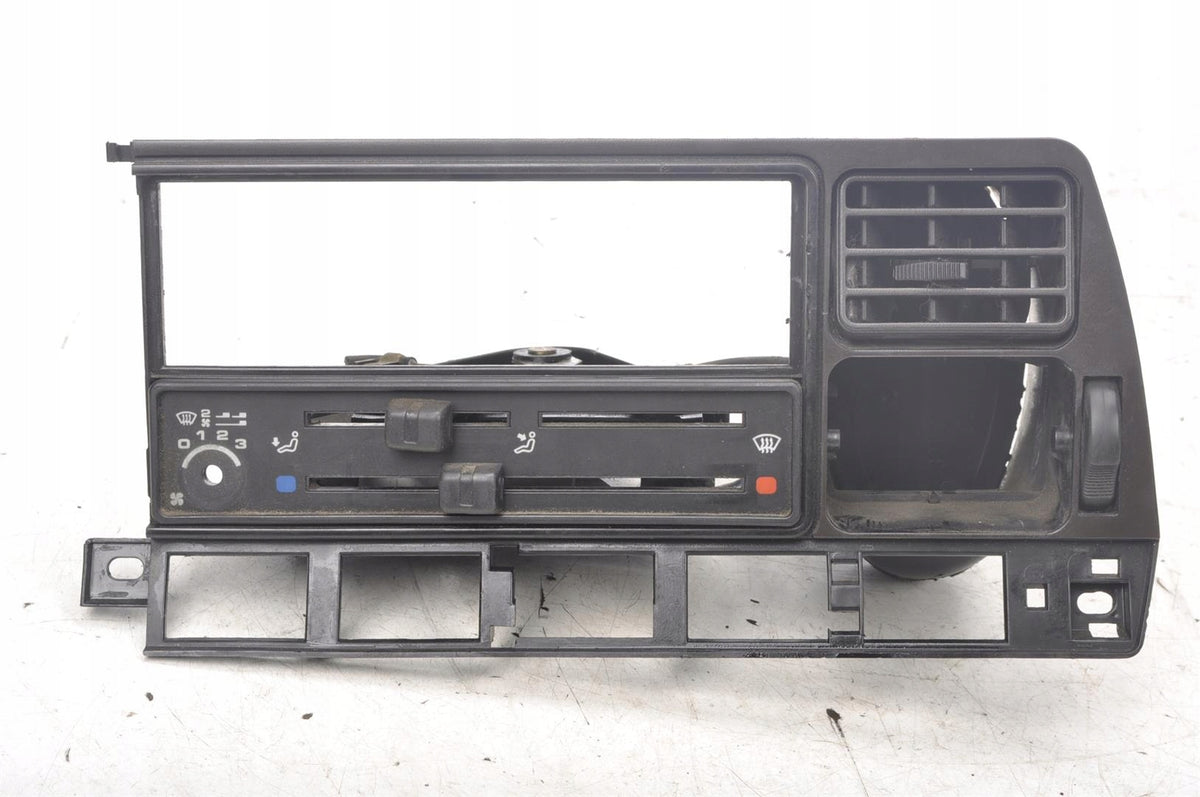 VOLKSWAGEN PASSAT B2 AIR SUPPLY PANEL 1986