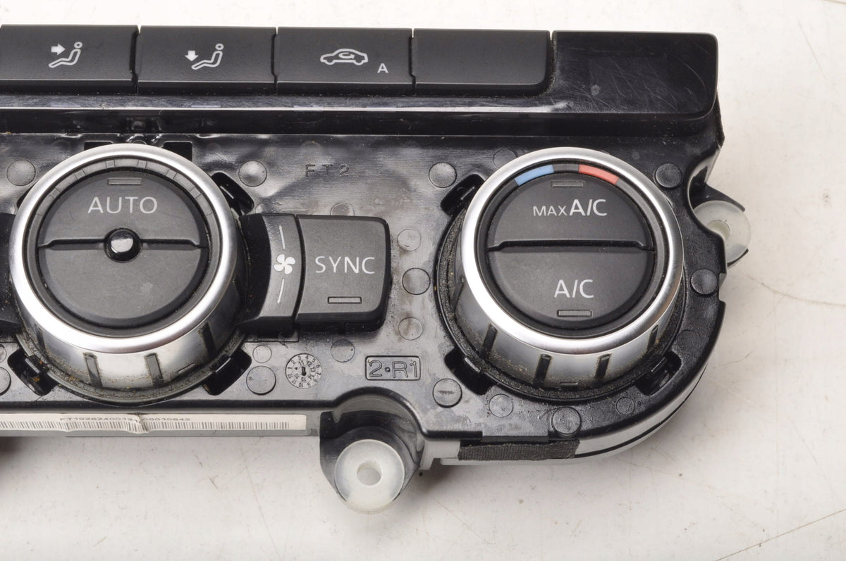 VOLKSWAGEN PASSAT B7 PANEL AIR CONDITIONING SWITCH 3AA907044AF