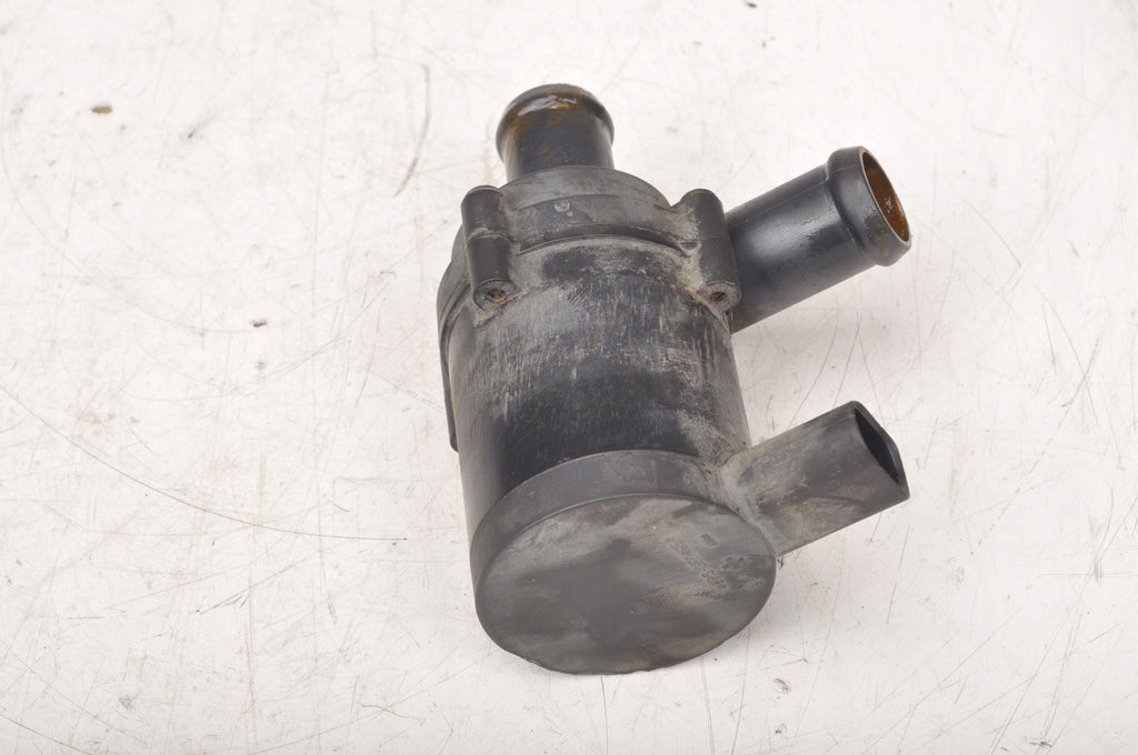 VOLKSWAGEN SCIROCCO III 2.0 TFSI WATER CIRCULATION PUMP