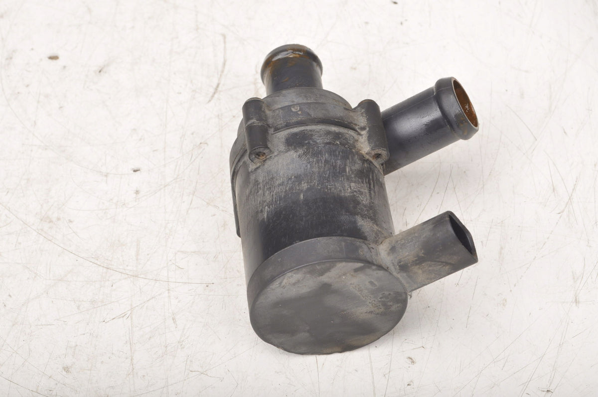 VOLKSWAGEN SCIROCCO III 2.0 TFSI WATER CIRCULATION PUMP