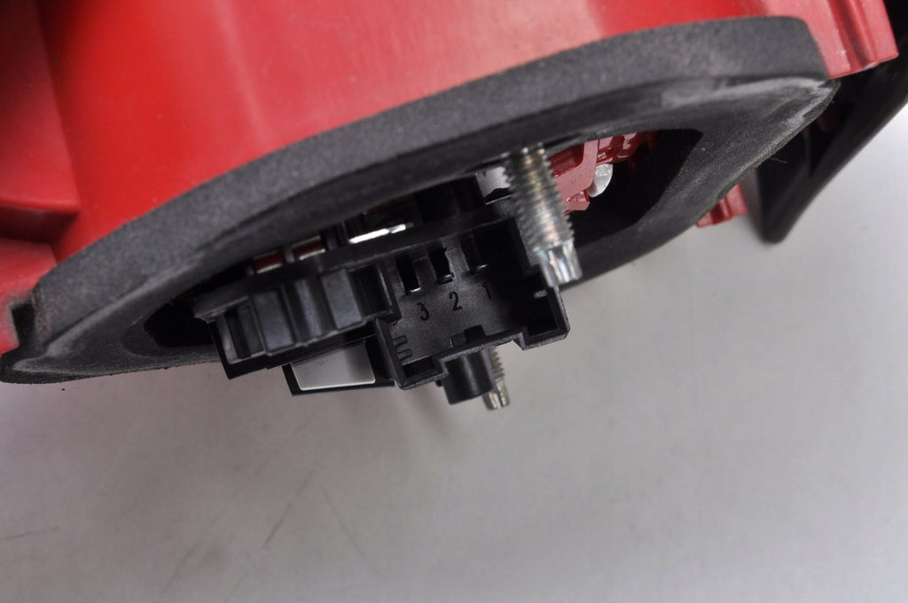 VOLKSWAGEN TIGUAN I LIFT LAMP RIGHT REAR FLAP