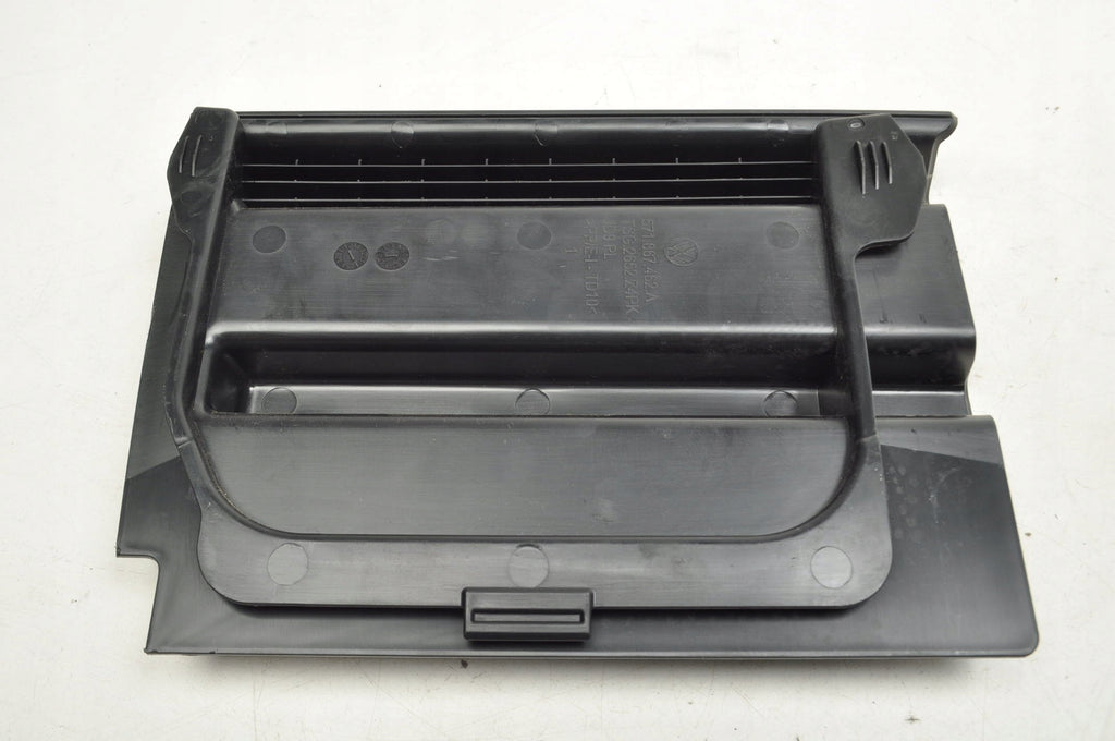 VOLKSWAGEN TIGUAN III TRUNK PLASTIC COVER 571867462A