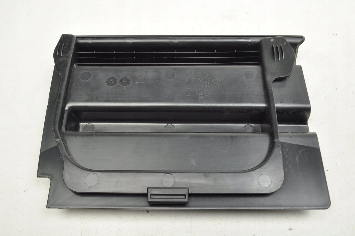 VOLKSWAGEN TIGUAN III TRUNK PLASTIC COVER 571867462A