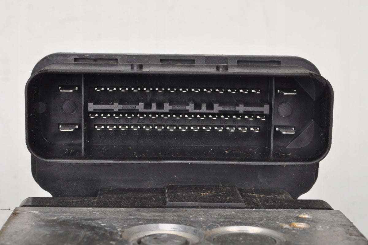 VOLKSWAGEN TOUAREG AND PUMP ABS 7L0614517A