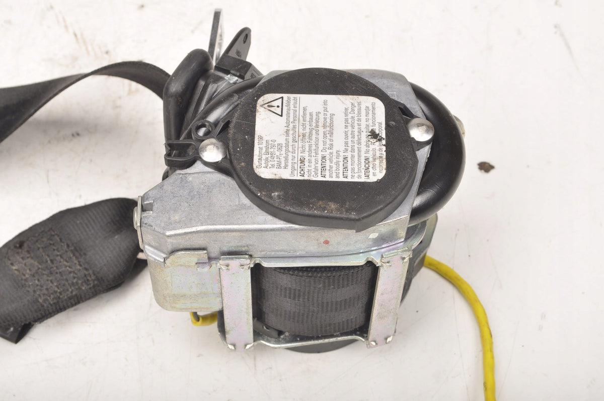 VOLKSWAGEN TOUAREG AND SEAT BELT LEFT REAR