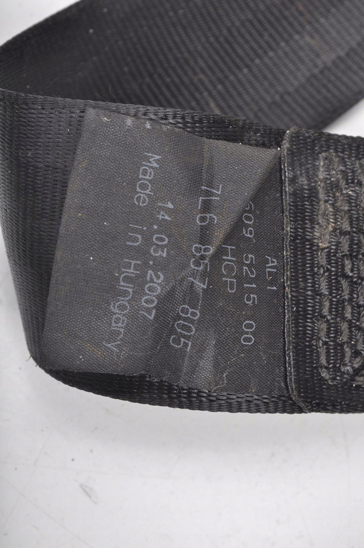 VOLKSWAGEN TOUAREG AND SEAT BELT LEFT REAR