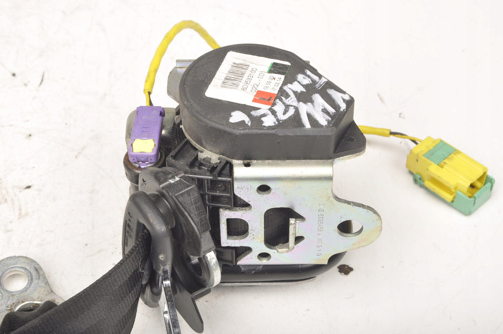 VOLKSWAGEN TOUAREG AND SEAT BELT LEFT REAR