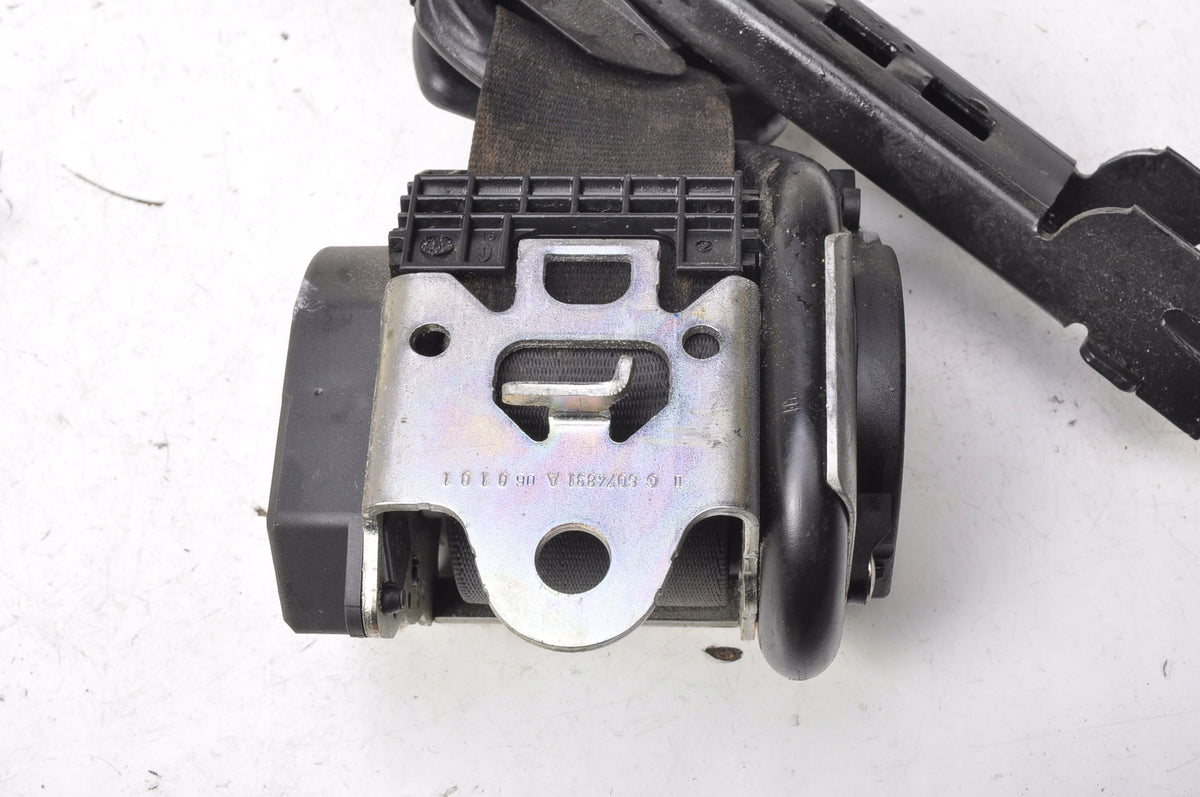 VOLKSWAGEN TOUAREG AND SEAT BELT RIGHT FRONT 7L6857806