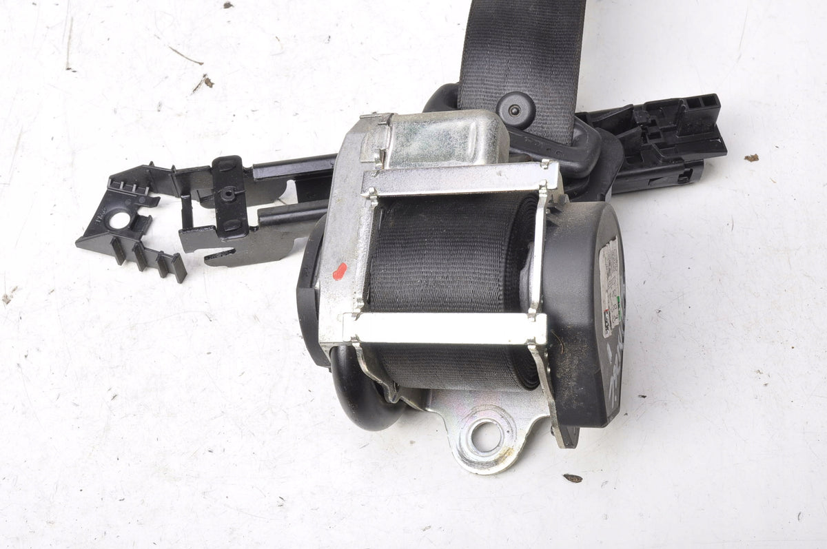 VOLKSWAGEN TOUAREG AND SEAT BELT RIGHT FRONT 7L6857806