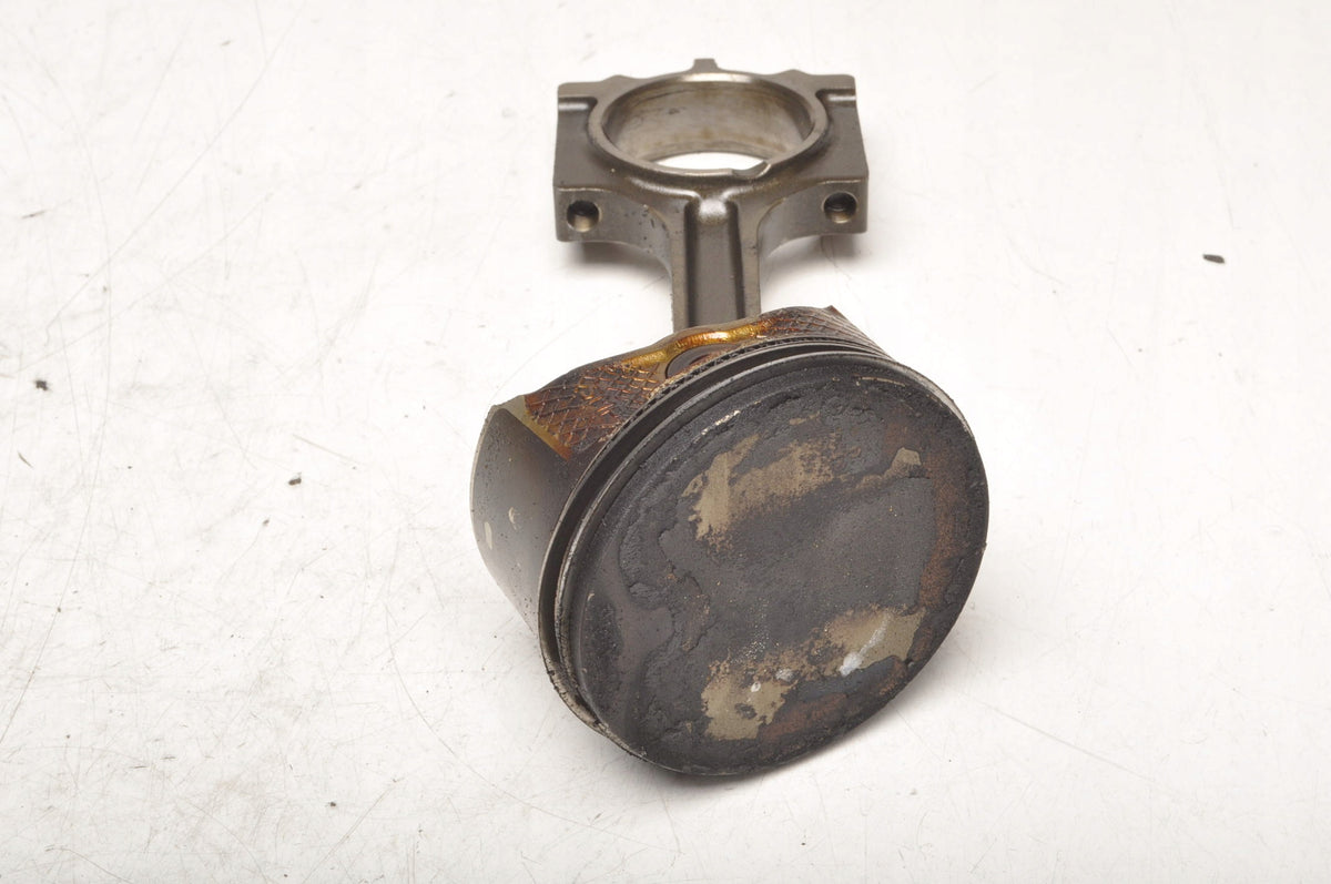 VOLVO C30 2.0 16V 145KM PISTON WITH CONNECTING ROD