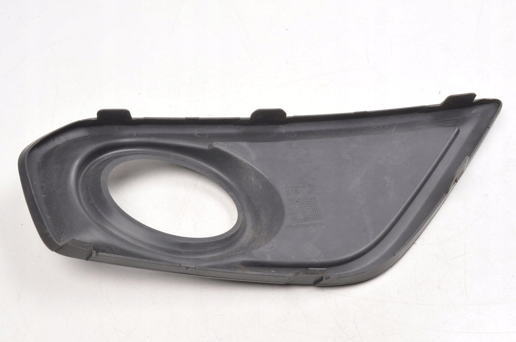VOLVO C30 FRAME HALOGEN GRILLE RIGHT 31323410