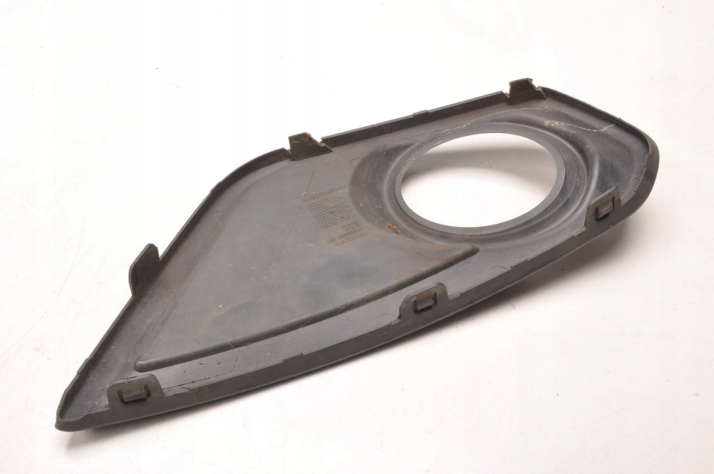 VOLVO C30 FRAME HALOGEN GRILLE RIGHT 31323410