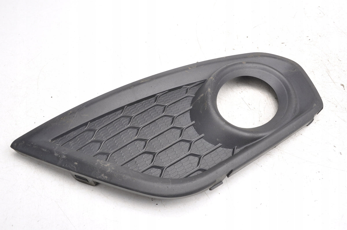 VOLVO C30 FRAME HALOGEN GRILLE RIGHT LIFT 31323410