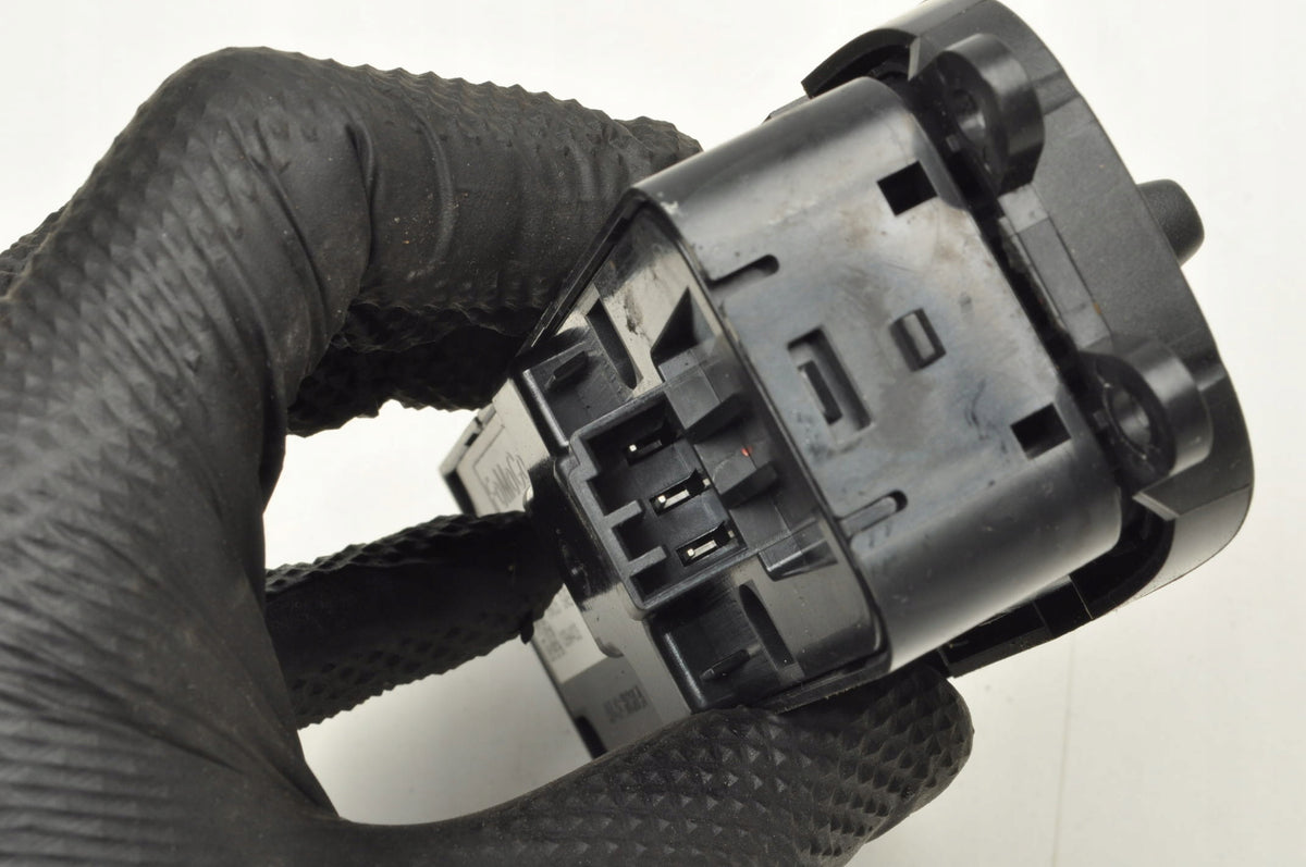 VOLVO C30 PANEL WINDOW SWITCH 31264926 LIFT