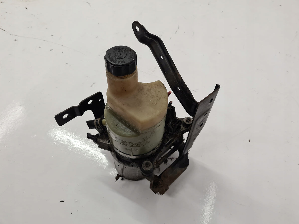 VOLVO C30 POWER STEERING PUMP 2.0B 5N513K514AD
