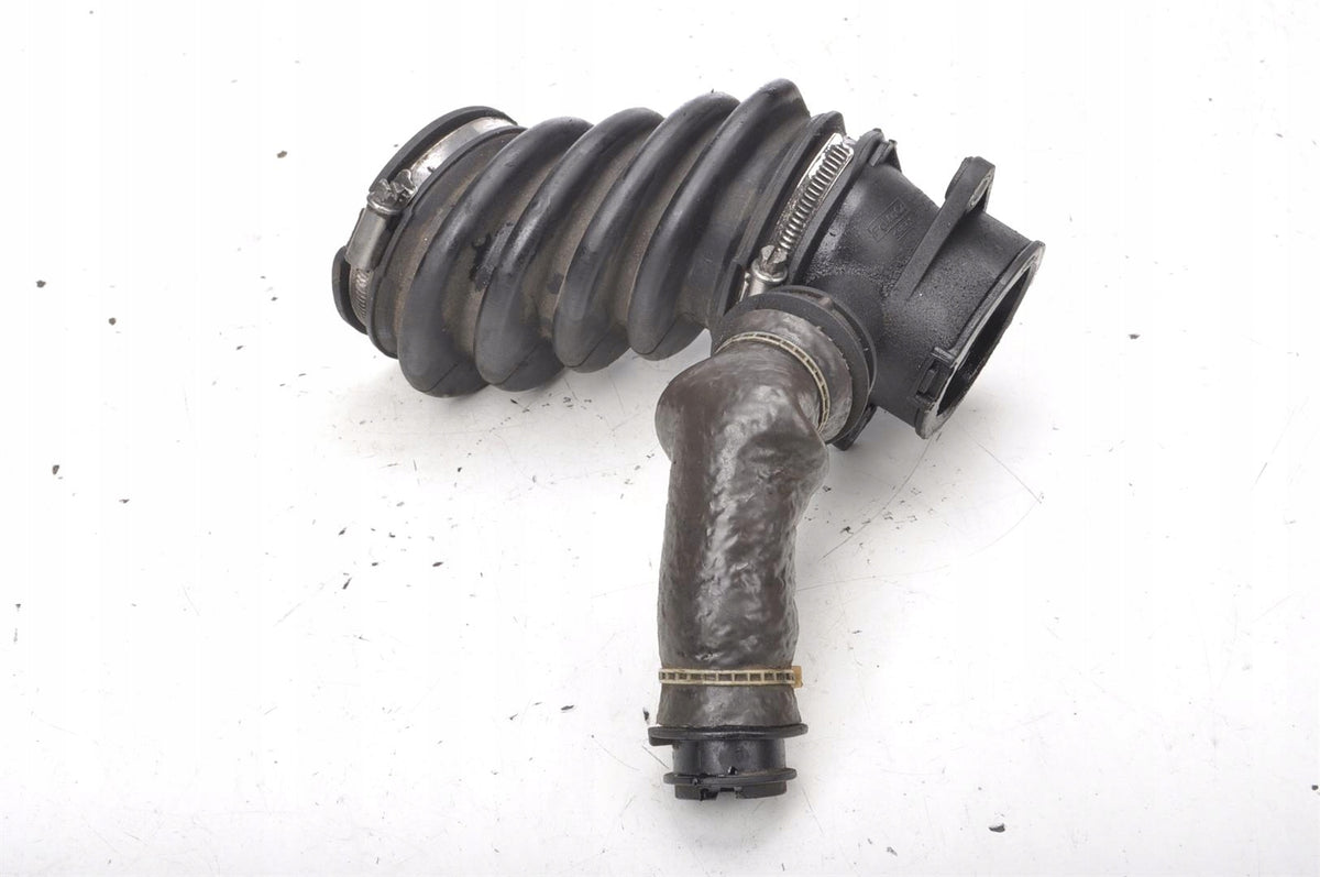 VOLVO C30 S40 1.6 D2 AIR PIPE AV61-6C784-AC