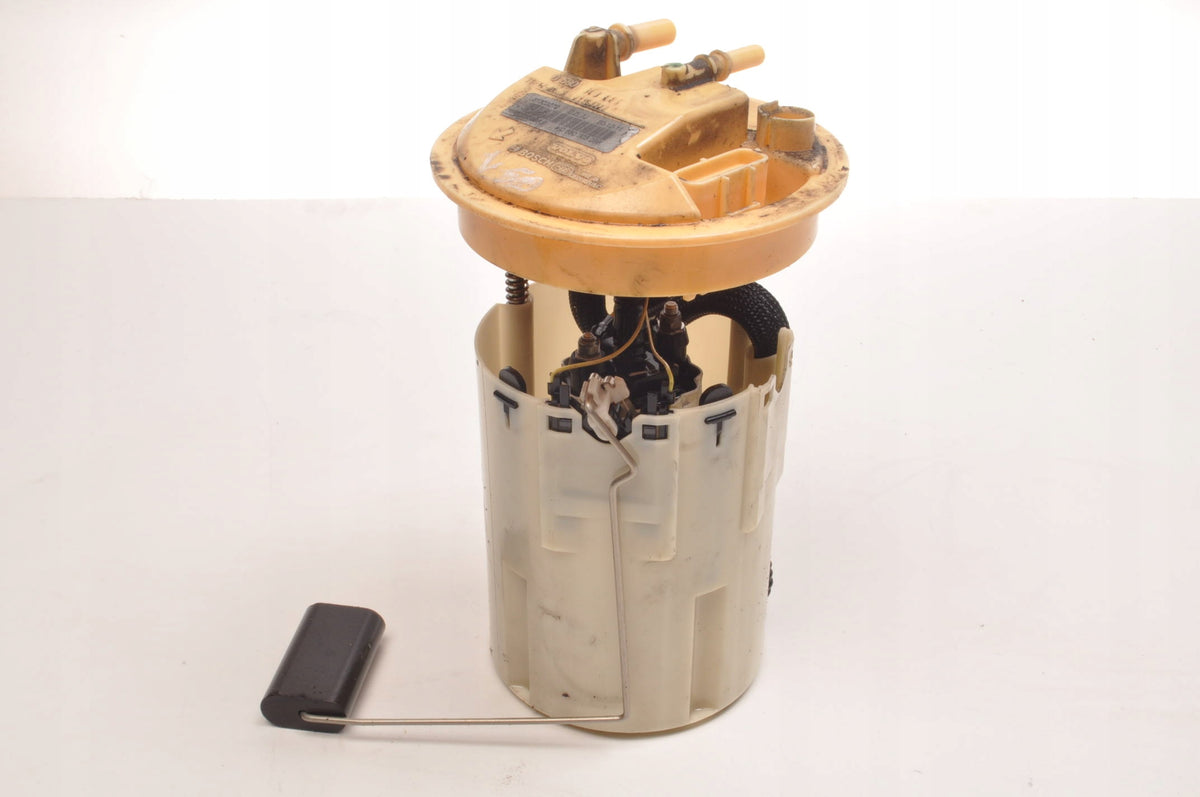 VOLVO C30 S40 C70 V50 2.0 D3 FUEL PUMP 31303272