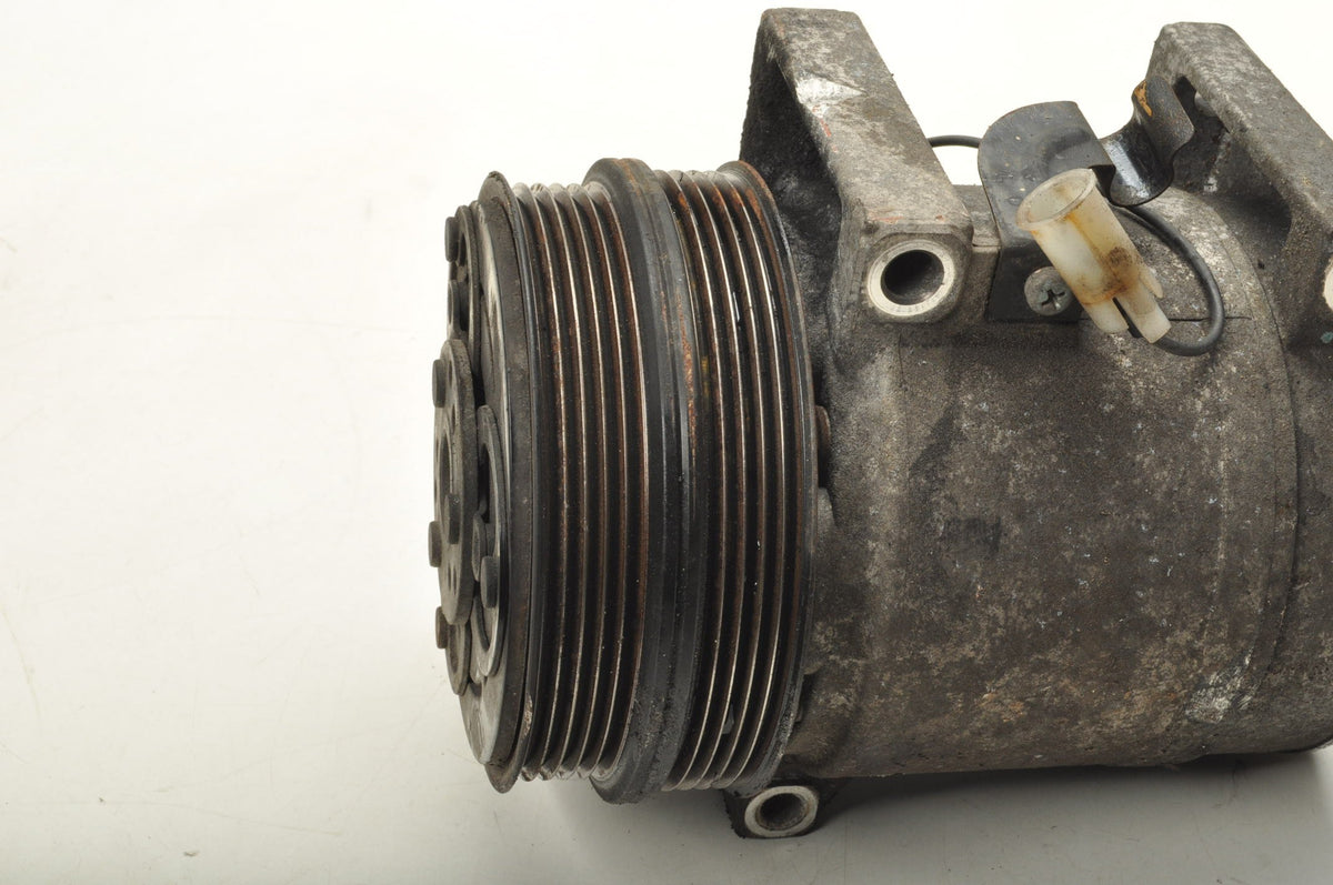VOLVO C30 S40 C70 V50 2.4 D5 AIR CONDITIONING COMPRESSOR 30761390