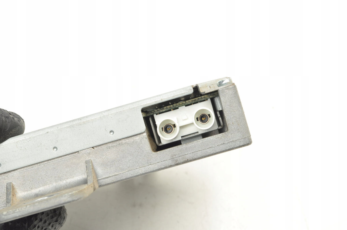 VOLVO C30 S40 C70 V50 ANTENNA AMPLIFIER 30710720