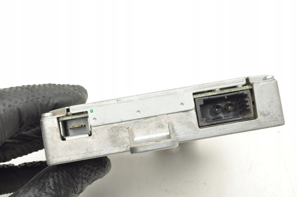 VOLVO C30 S40 C70 V50 ANTENNA AMPLIFIER 30710720