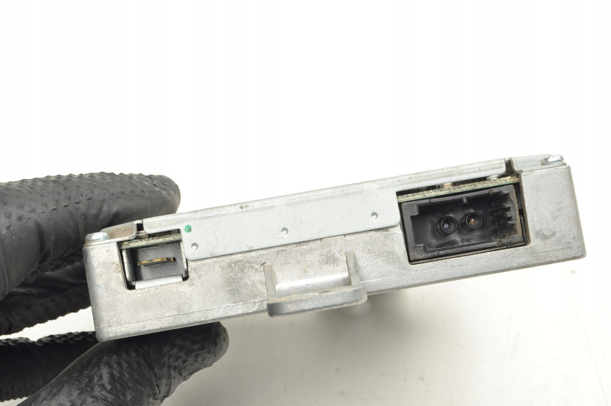 VOLVO C30 S40 C70 V50 ANTENNA AMPLIFIER 30710720