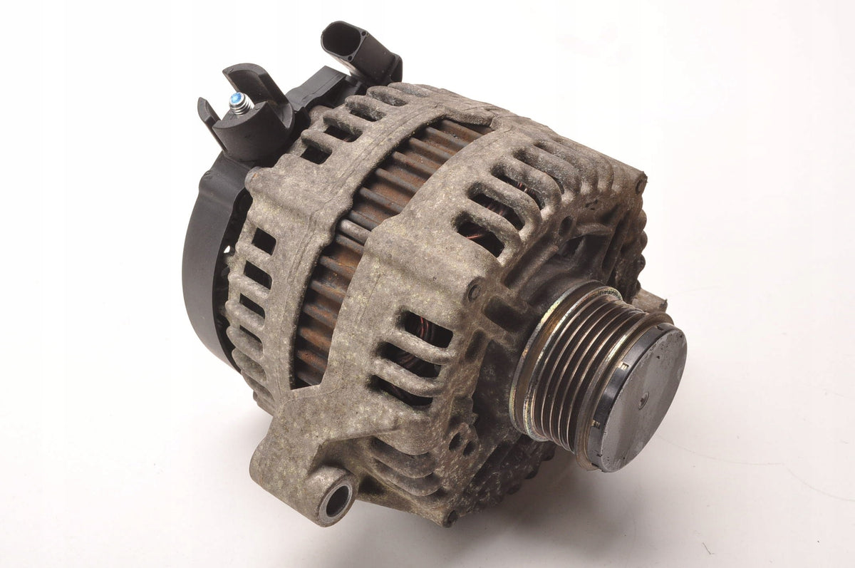 VOLVO C30 S40 II C70 V50 2.4 D5 179KM ALTERNATOR 30773111