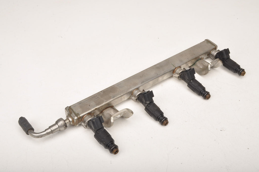 VOLVO C30 S40 II V50 2.0 16V INJECTION RAIL INJECTION MOLDING 1S7G-GA 4M5G-9D280-D1C