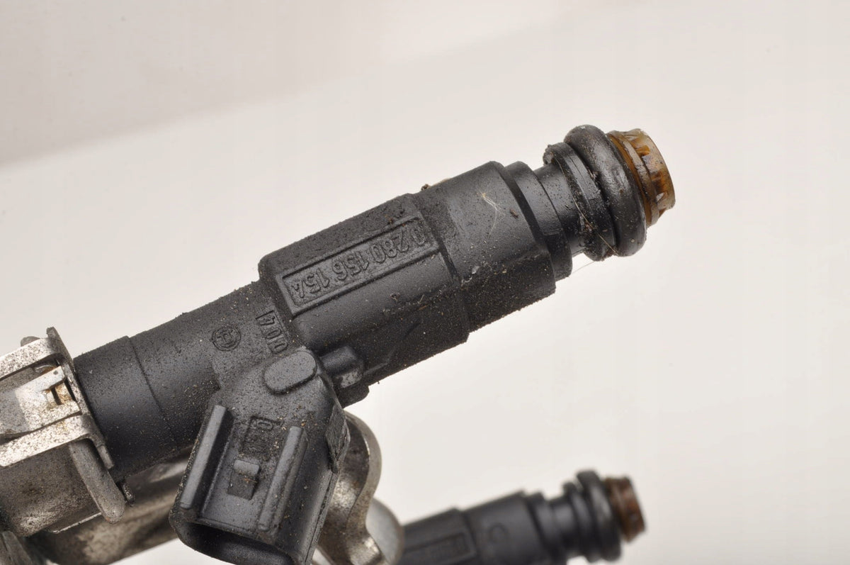 VOLVO C30 S40 II V50 2.0 16V INJECTION RAIL INJECTION MOLDING 1S7G-GA 4M5G-9D280-D1C