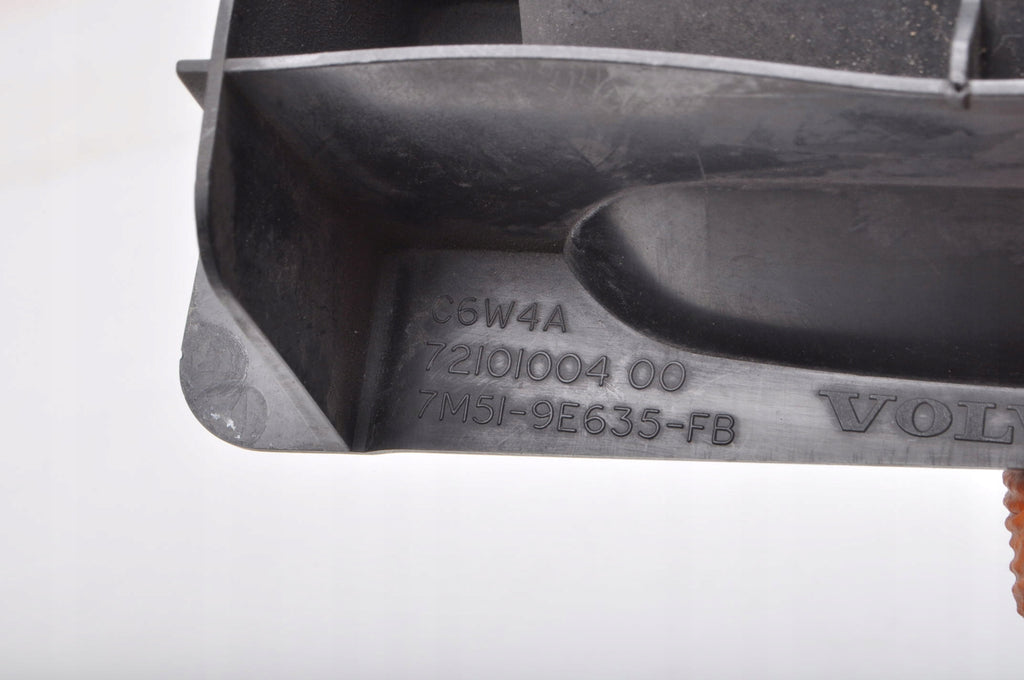 VOLVO C30 S40 II V50 AIR INTAKE PIPE 7M51-9E635-FB