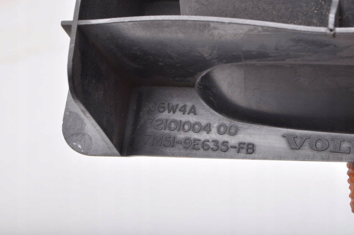 VOLVO C30 S40 II V50 AIR INTAKE PIPE 7M51-9E635-FB