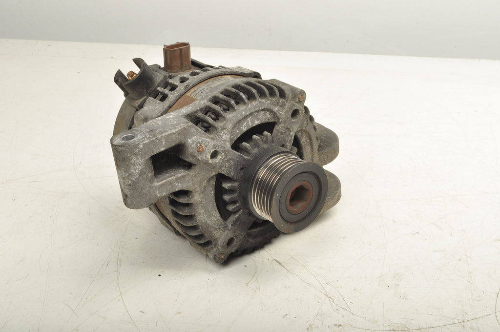 VOLVO C30 S40 II V50 C70 2.0 16V 145KM ALTERNATOR 30795494