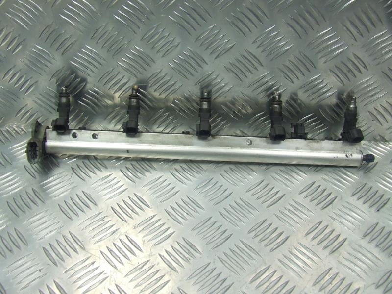 VOLVO C30 S40 II V50 C70 II 2.5 T5 INJECTION RAIL 0280158096