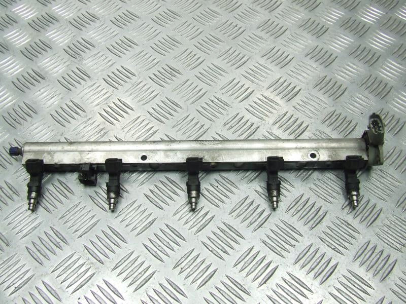 VOLVO C30 S40 II V50 C70 II 2.5 T5 INJECTION RAIL 0280158096