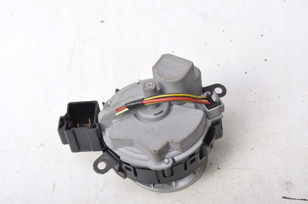 VOLVO C30 S40 II V50 C70 II IGNITION KEY 30737156