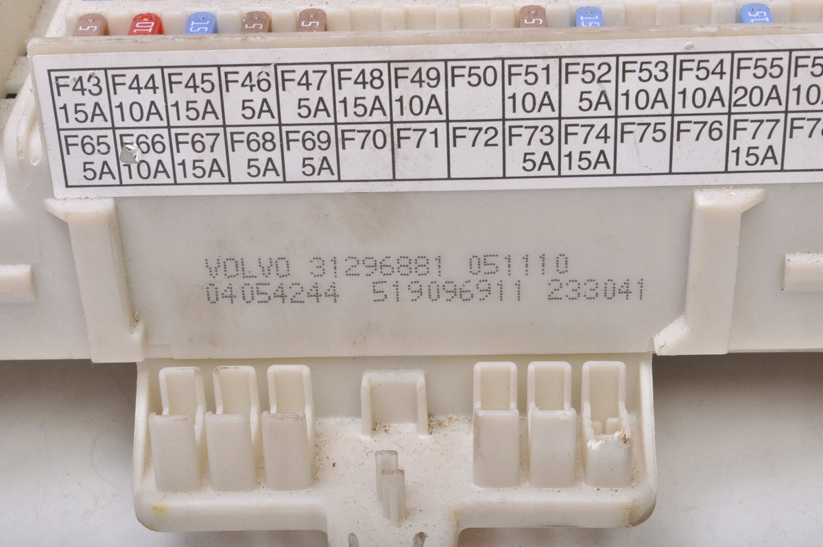 VOLVO C30 S40 V50 C70 BOX MODULE BSI 31296881 KEYS