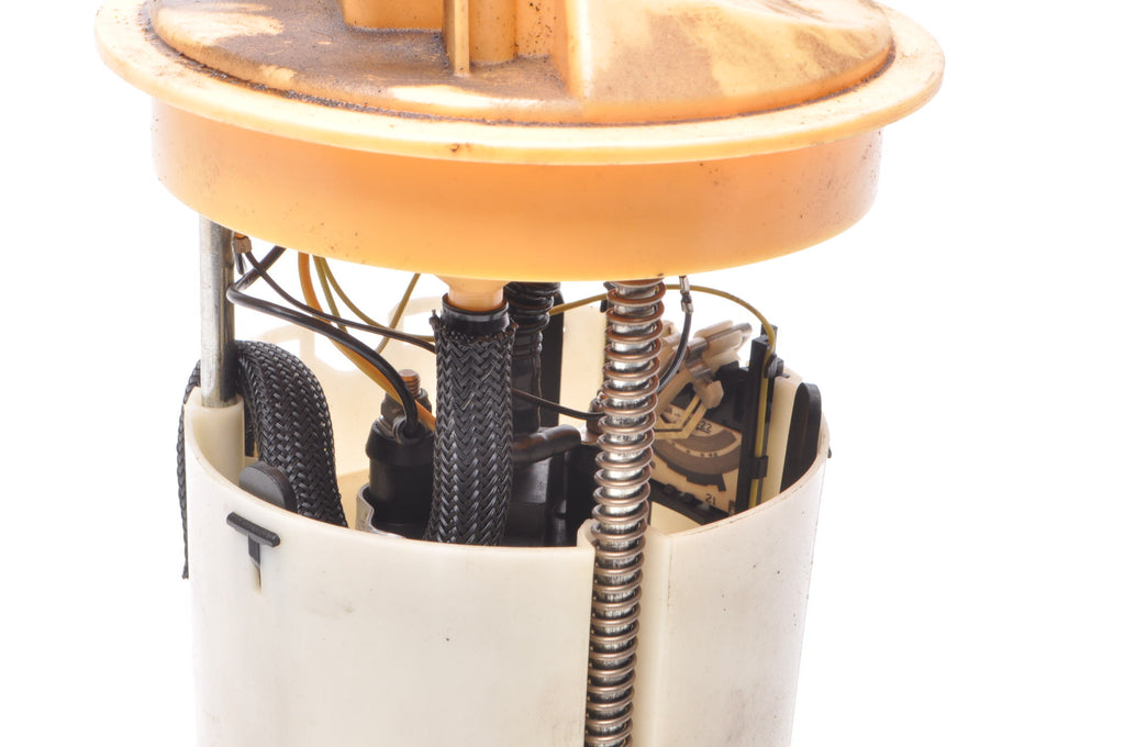 VOLVO C30 S40 V50 C70 D3 150KM FUEL PUMP 31303272