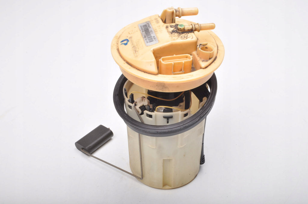 VOLVO C30 S40 V50 C70 D3 150KM FUEL PUMP 31303272