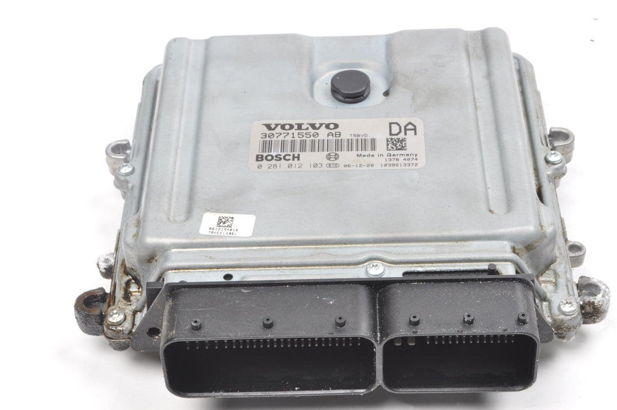 VOLVO C30 S40 V50 C70 II 2.4 D5 180KM COMPUTER ENGINE DRIVER 30771550