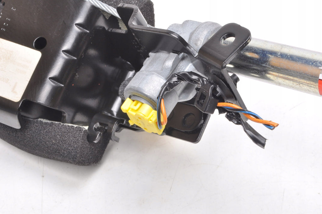VOLVO C30 SEAT BELT LEFT FRONT LIFT 31320498